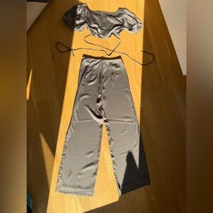 Guess Taupe Satin matching set (top L/ Bottom 8)